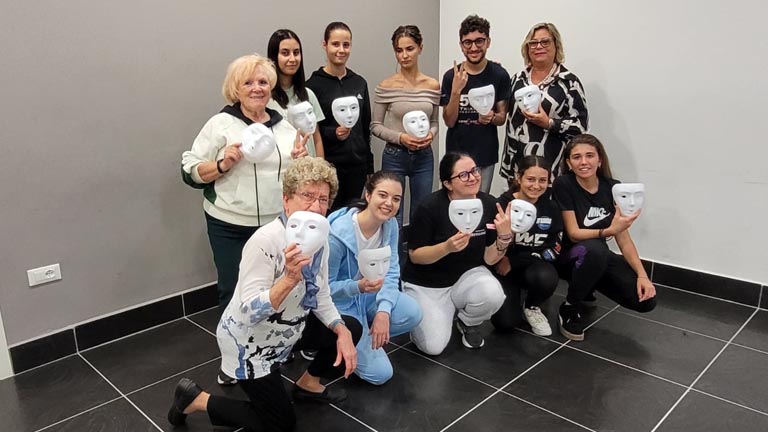 Gli studenti del liceo Marconi di Pescara e del liceo Vico di Chieti e gli over 65 diventano attori