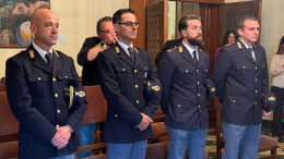 I poliziotti intervenuti nell'incendio