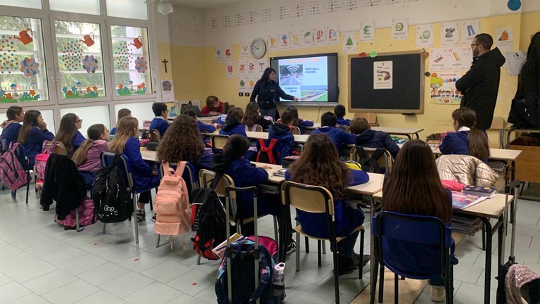 A Manoppello il progetto della Polizia Ferroviaria Train...to be cool rivolto agli studenti