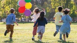 LA RIVOL-ISTRUZIONE IL MONDO AL CONTRATIO E PROVITA E FAMIGLIA