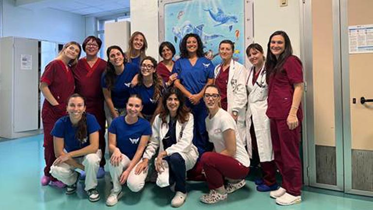 La dr.ssa Di Valerio con il gruppo delle Osteopate