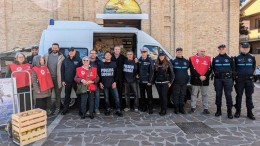 Montesilvano- Polizia Locale dona 13 quintali di beni alla Caritas