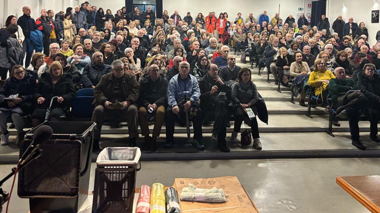 consegna kit rifiuti a Pescara