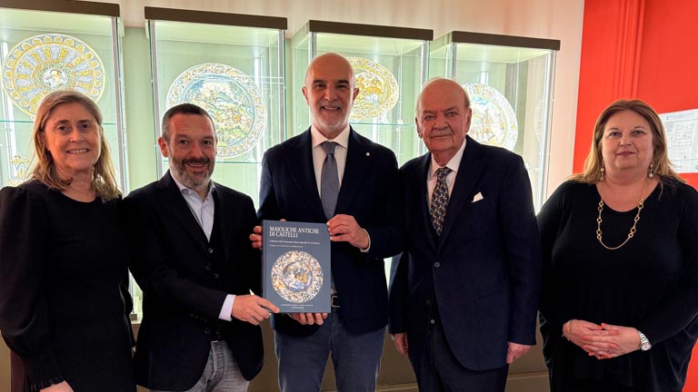 La collezione del Museo Paparella Treccia rinasce con la nuova illuminazione, presentato il catalogo