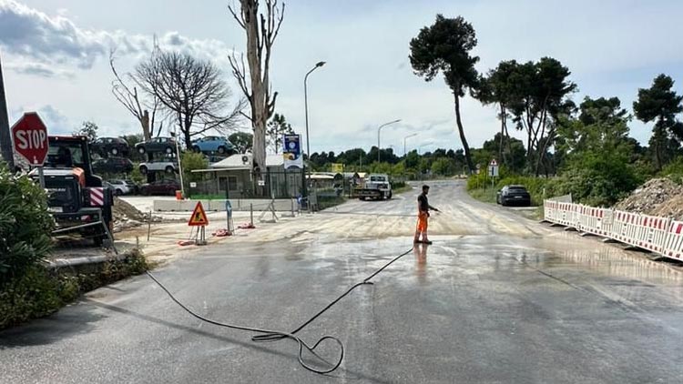 riapertura strada dopo demolizione svincolo a trombetta