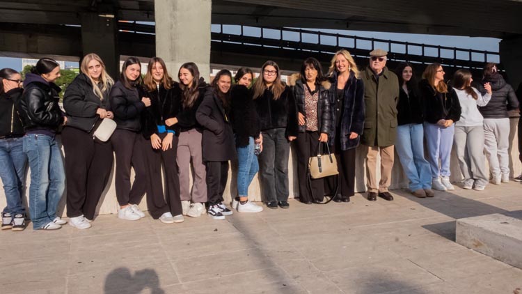 la Toppetti e gli studenti del Marconi