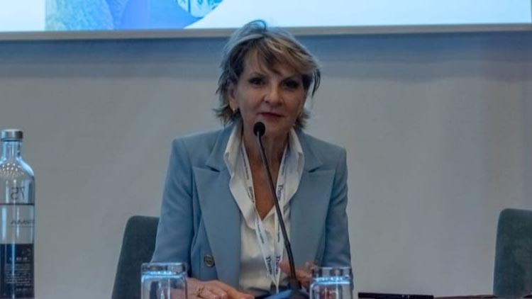 La Professoressa Ester Vitacolonna