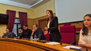 spoltore sala consigliare durante una riunione