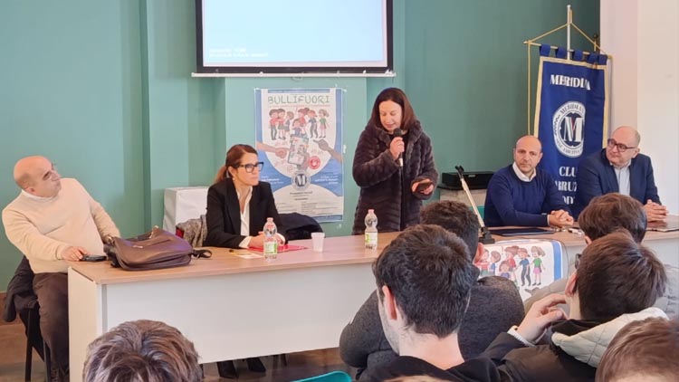 BULLIFUORI i relatori Forestiero massimo, Stefania Berardo, Stefania Di Vincenzo, Nunzio Campitelli, Mario Scurti