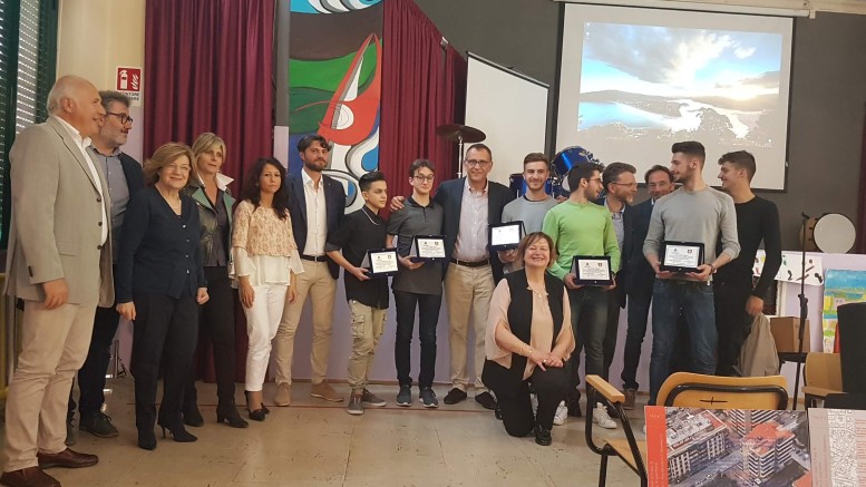Gli studenti autori del progetto "Il giardino delle meraviglie"