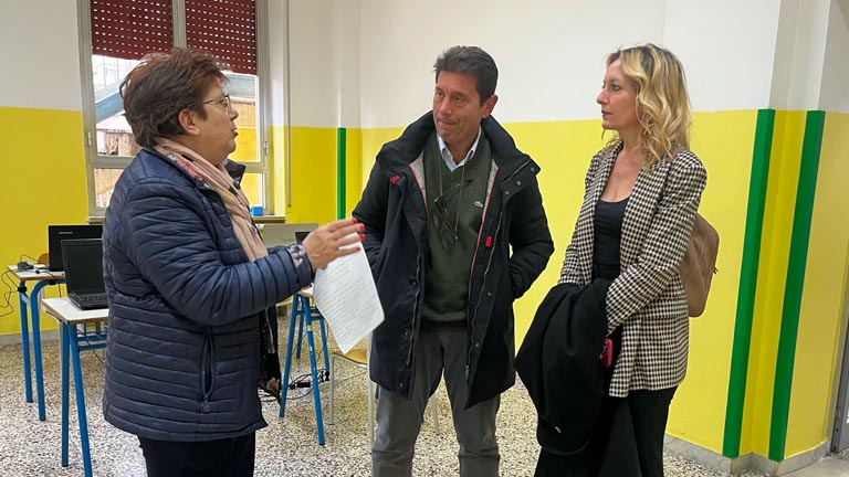 Roberto Renzetti e Valeria Toppetti su sopralluogo scuola villa fabio a Pescara