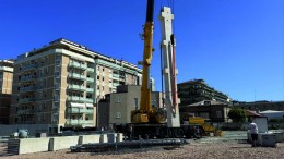 posizionamento del primo pilastro del parcheggio in area di risulta a Pescara